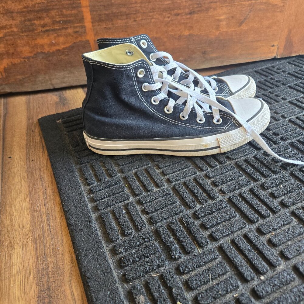 Black Converse - W 7.5 // M 5.5 - Picture 2 of 5